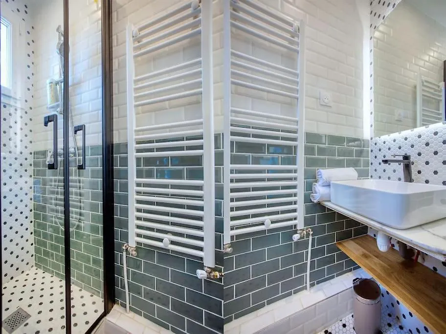 Parisian Gem: Heart Of The Latin Quarter- 2br Lift 아파트 *