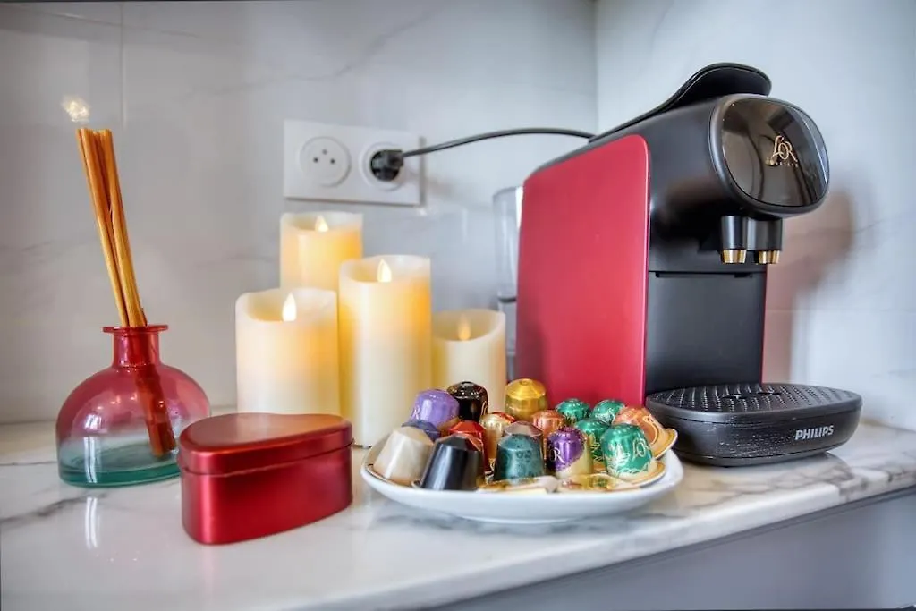Parisian Gem: Heart Of The Latin Quarter- 2br Lift 아파트 파리
