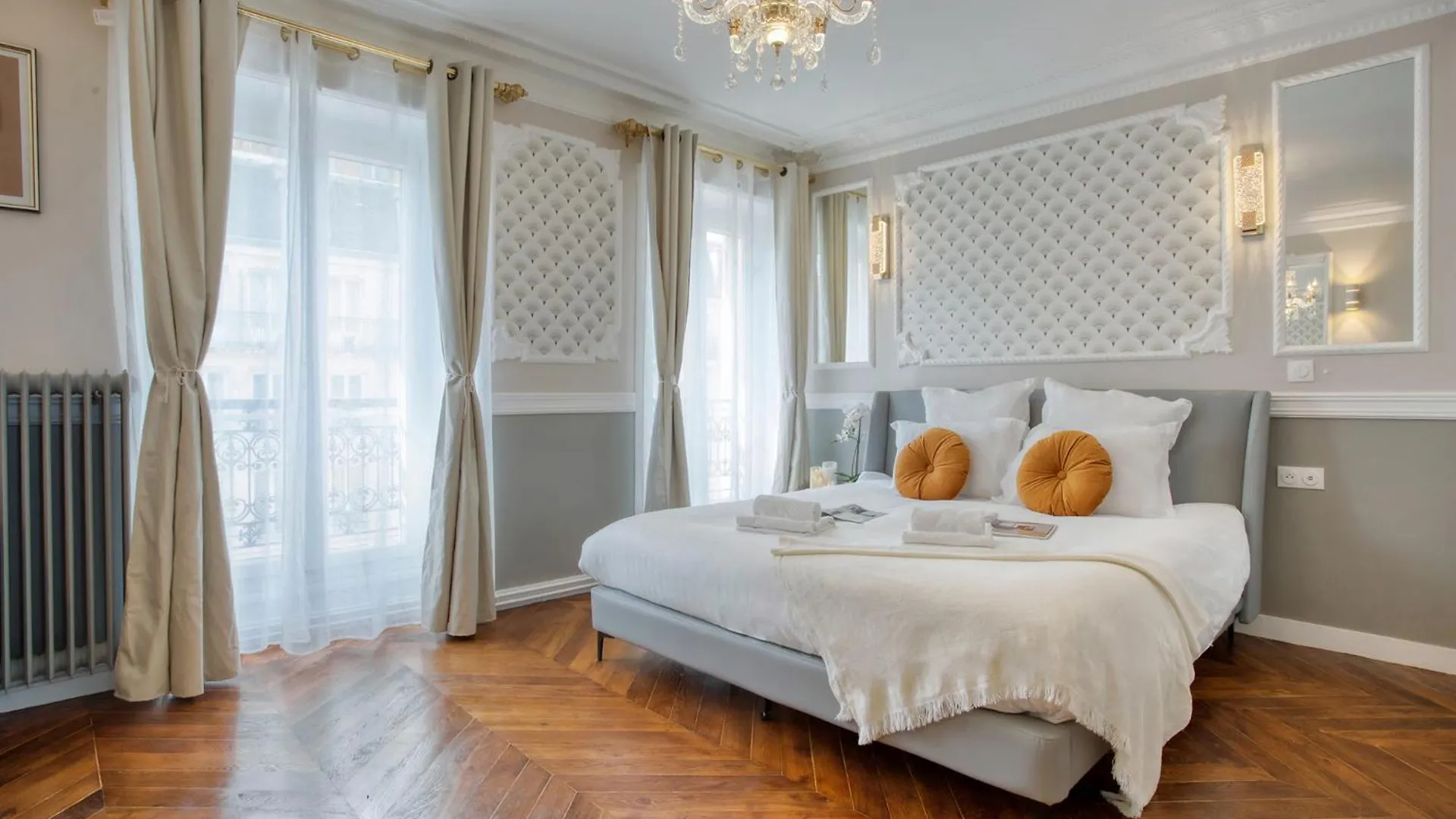 Parisian Gem: Heart Of The Latin Quarter- 2br Lift *