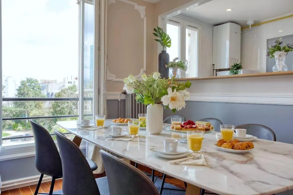 Parisian Gem: Heart Of The Latin Quarter- 2br Lift *