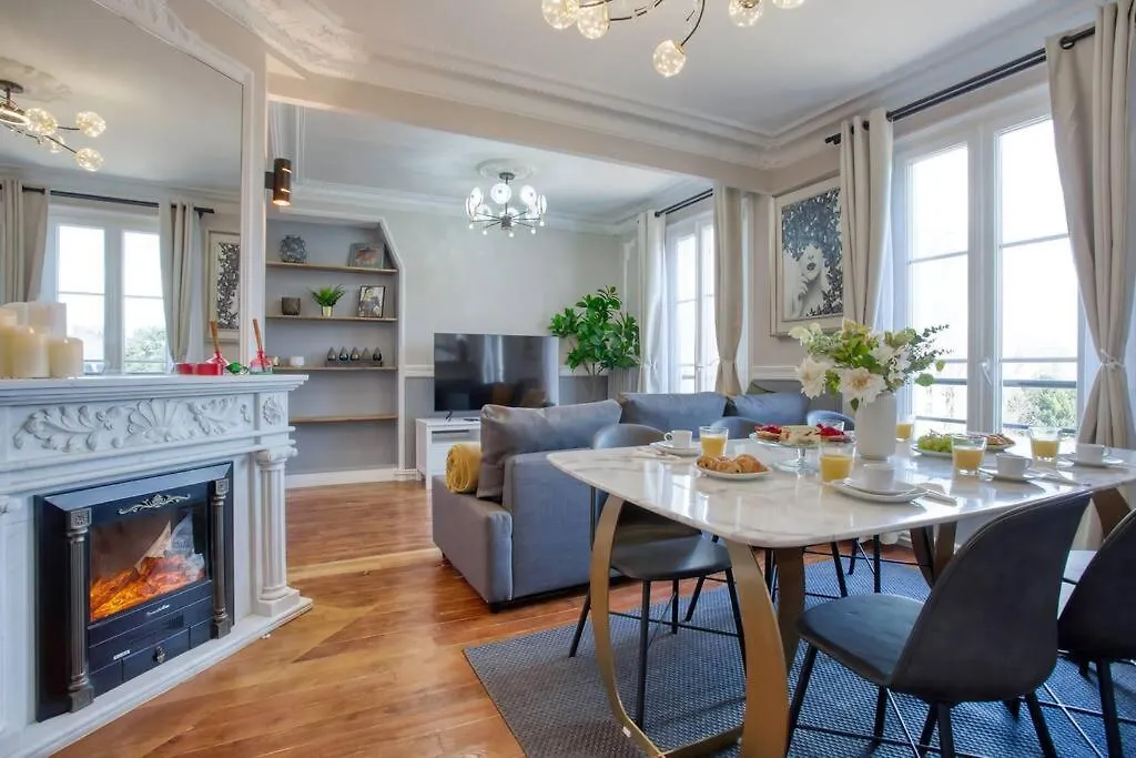 Parisian Gem: Heart Of The Latin Quarter- 2br Lift