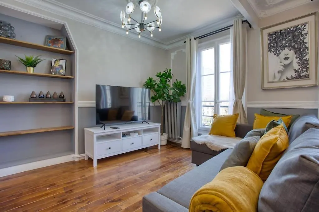 Parisian Gem: Heart Of The Latin Quarter- 2br Lift * Paris