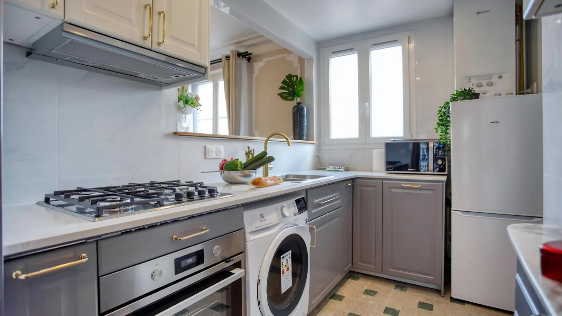 Apartamento Parisian Gem: Heart Of The Latin Quarter- 2br Lift