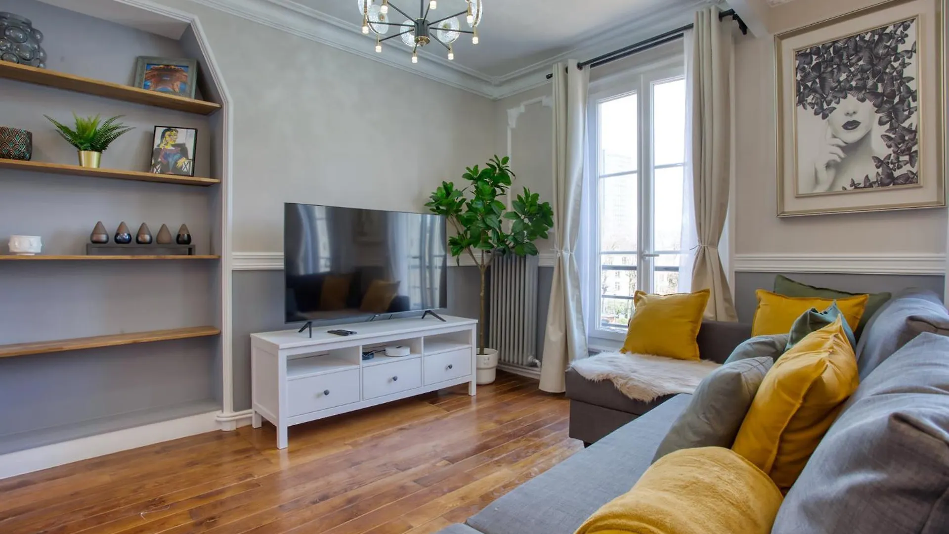 Parisian Gem: Heart Of The Latin Quarter- 2br Lift *