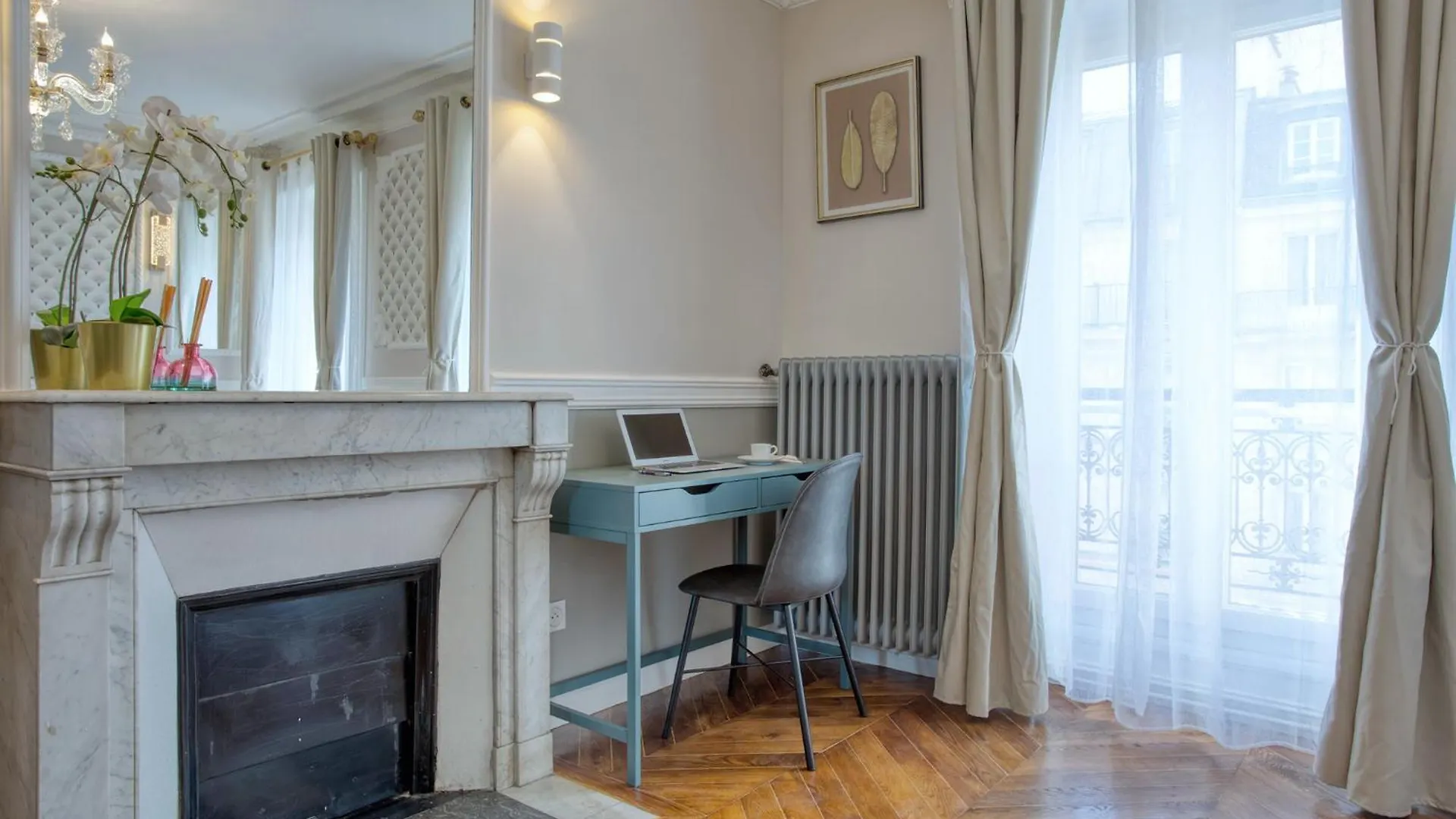 Parisian Gem: Heart Of The Latin Quarter- 2br Lift Apartment