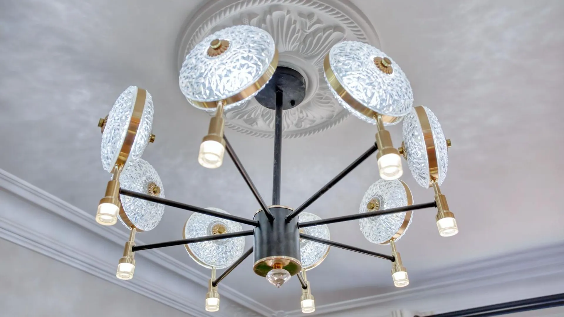 Apartment Parisian Gem: Heart Of The Latin Quarter- 2br Lift Paris