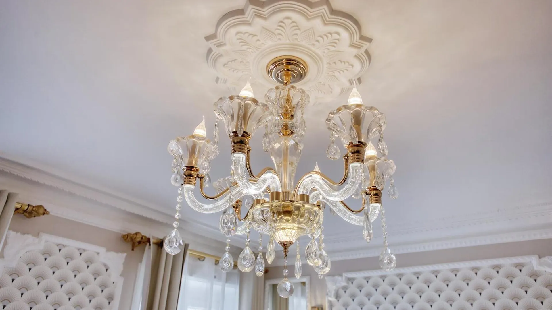 Parisian Gem: Heart Of The Latin Quarter- 2br Lift Paris