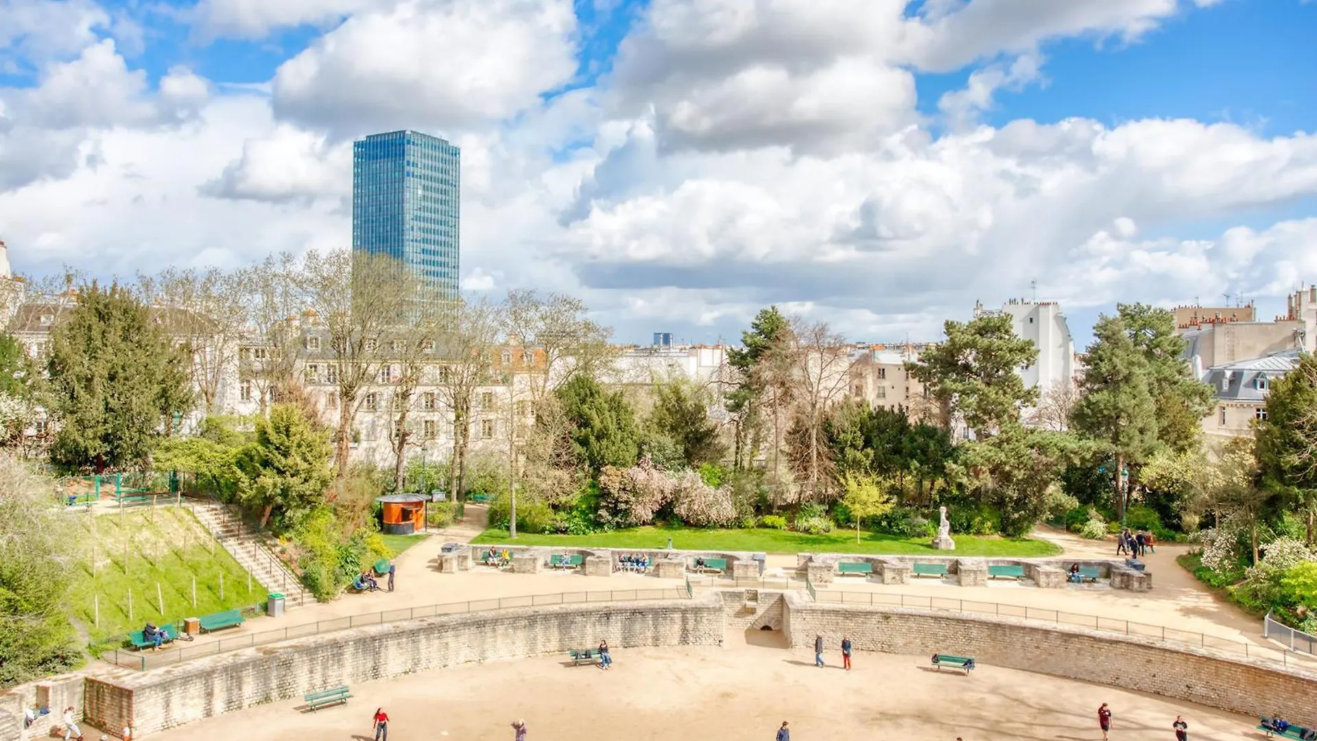 Apartment Parisian Gem: Heart Of The Latin Quarter- 2br Lift Paris