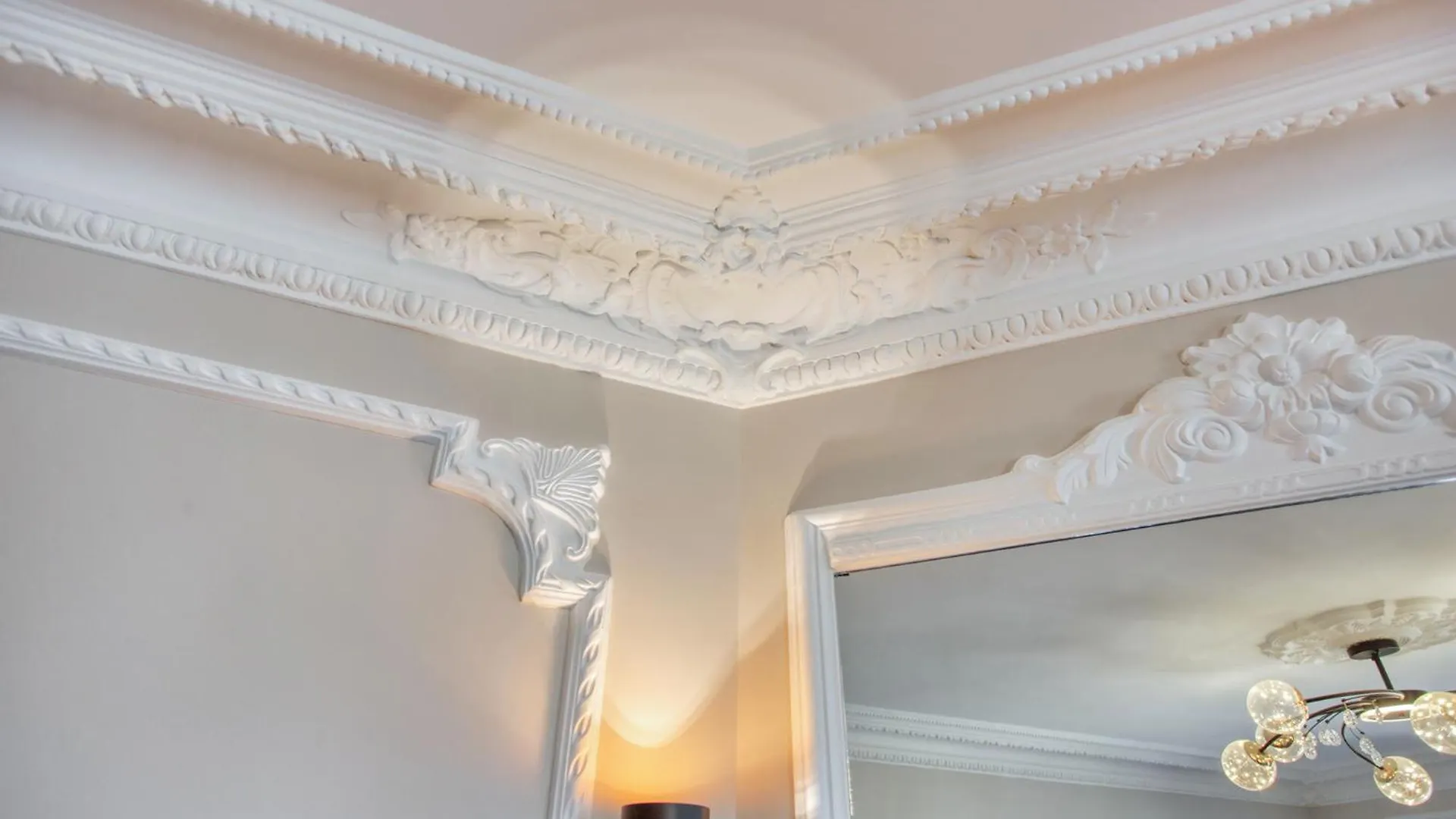 Parisian Gem: Heart Of The Latin Quarter- 2br Lift *